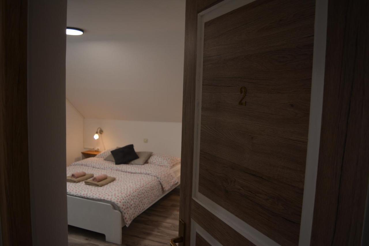 Rooms Lucijana Jezerce Exterior foto